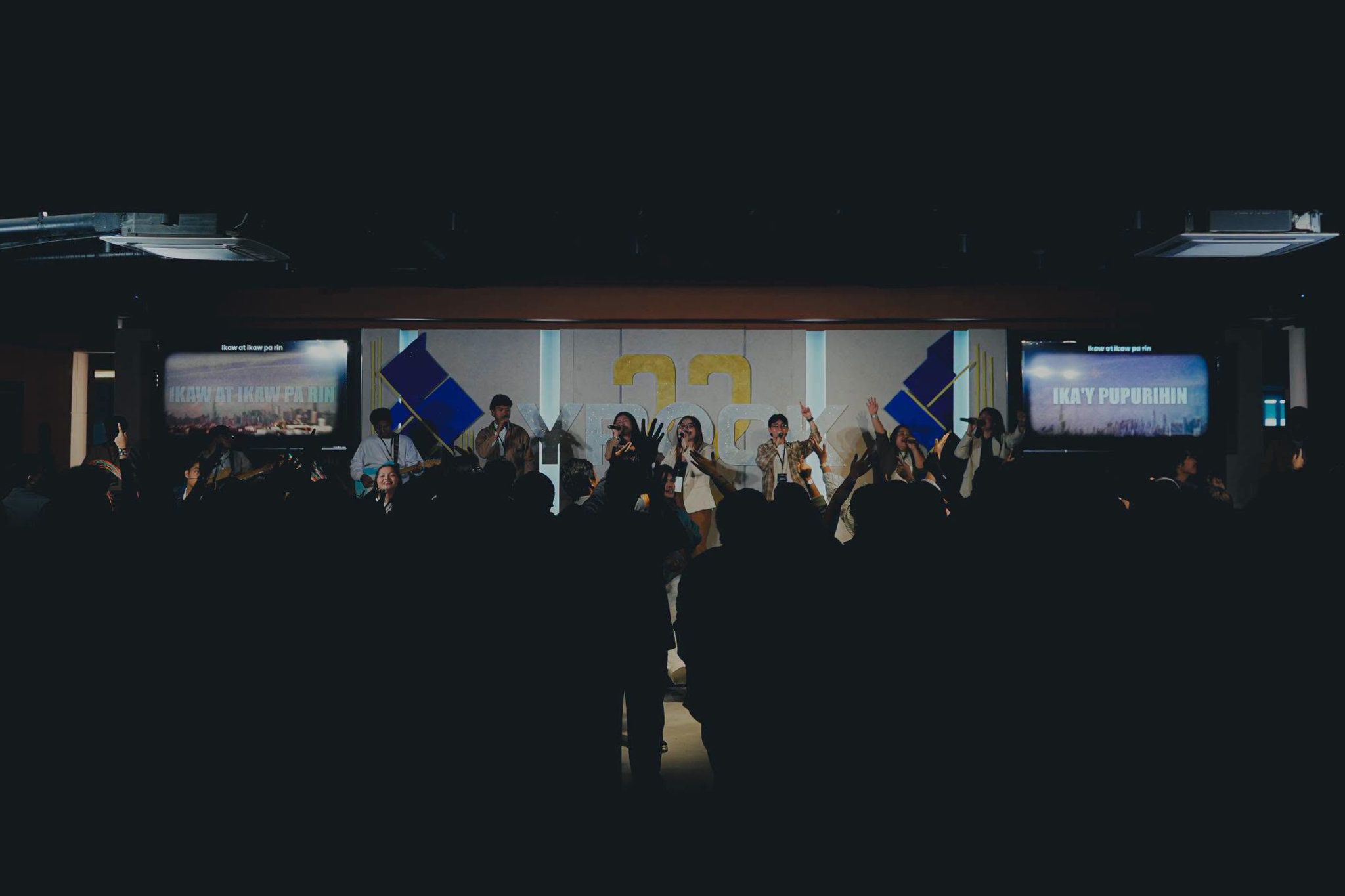A Sunday service, seen from the congregation